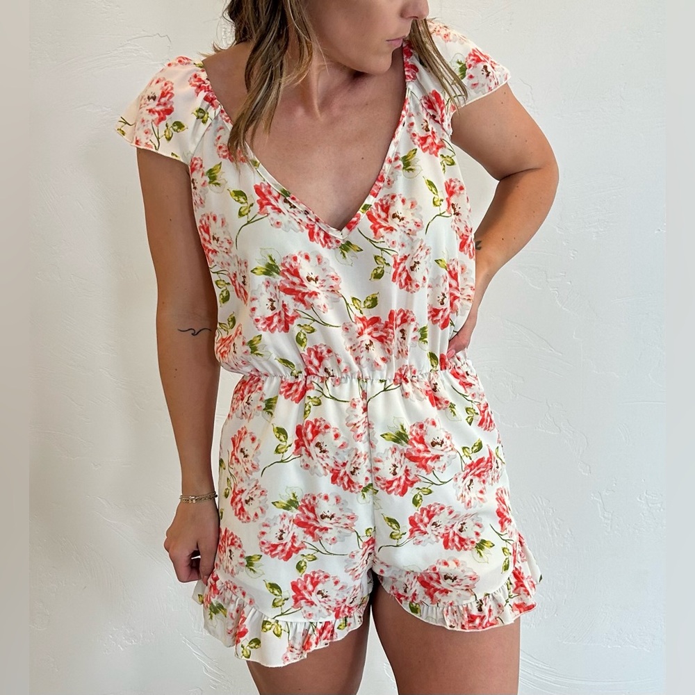 Flirty floral romper - small
